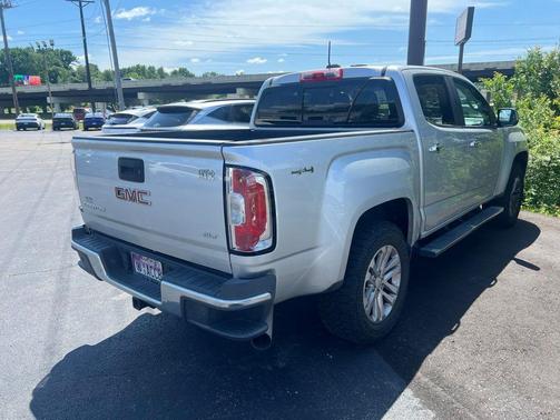 Quicksilver Metallic 2019 GMC Canyon SLT