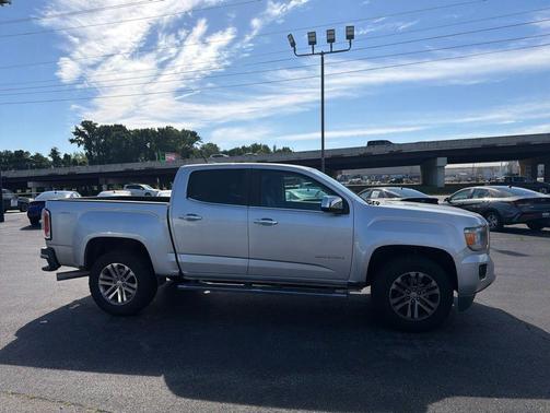 Quicksilver Metallic 2019 GMC Canyon SLT