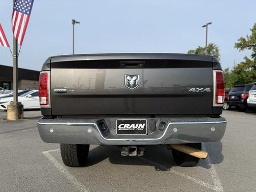 2017 RAM 2500 Laramie Crew Cab 4x4 6'4' Box