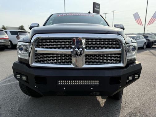 2017 RAM 2500 Laramie Crew Cab 4x4 6'4' Box