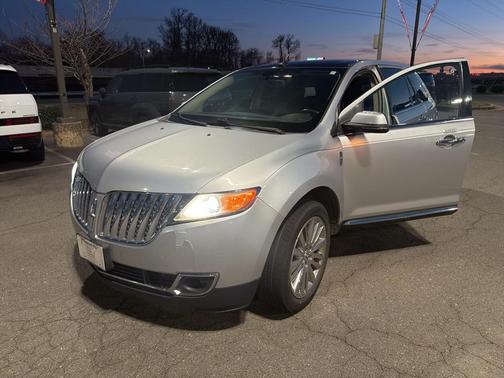 2012 Lincoln MKX Base
