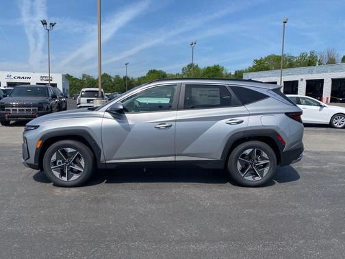 Shimmering Silver 2026 Hyundai TUCSON SEL