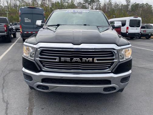 Diamond Black Crystal Pearlcoat 2024 RAM 1500 Laramie