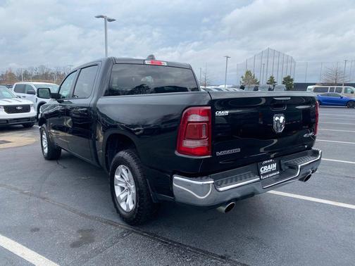 Diamond Black Crystal Pearlcoat 2024 RAM 1500 Laramie