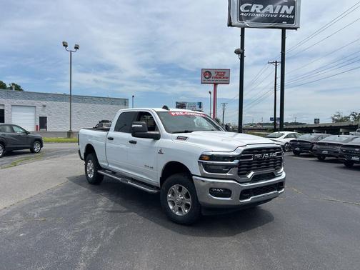 Bright White Clearcoat 2025 RAM 2500 Big Horn Crew Cab 4x4 6'4' Box