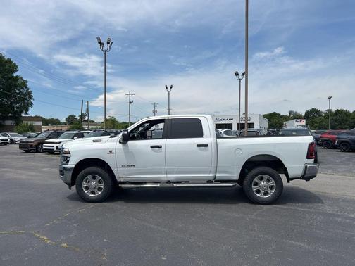 Bright White Clearcoat 2025 RAM 2500 Big Horn Crew Cab 4x4 6'4' Box