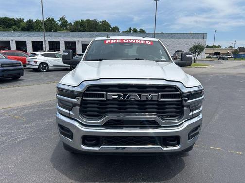 Bright White Clearcoat 2025 RAM 2500 Big Horn Crew Cab 4x4 6'4' Box