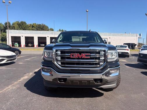 Onyx Black 2018 GMC Sierra 1500 SLT