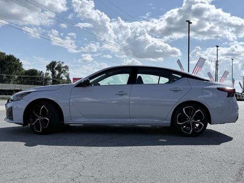 2024 Nissan Altima SR FWD
