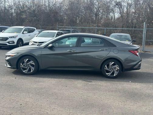 2025 Hyundai ELANTRA Sport