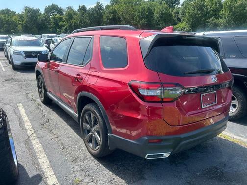 Radiant Red Metallic II 2025 Honda Pilot Sport