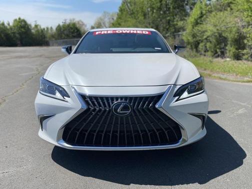 2023 Lexus ES 300h Base