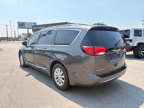 Granite Crystal Clearcoat Metallic 2019 Chrysler Pacifica Touring-L