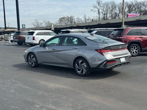 2025 Hyundai ELANTRA Sport