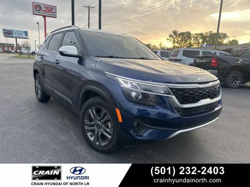 Dark Ocean Blue/White Roof 2023 Kia Seltos S