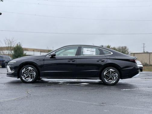 Abyss Black 2026 Hyundai SONATA SEL