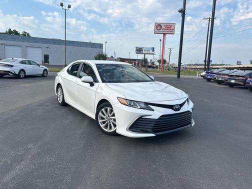 Ice Cap 2023 Toyota Camry LE