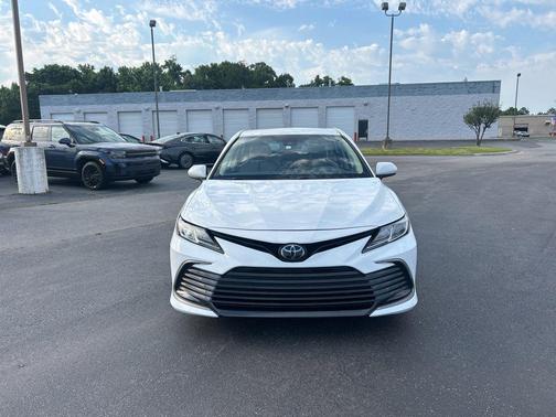 Ice Cap 2023 Toyota Camry LE