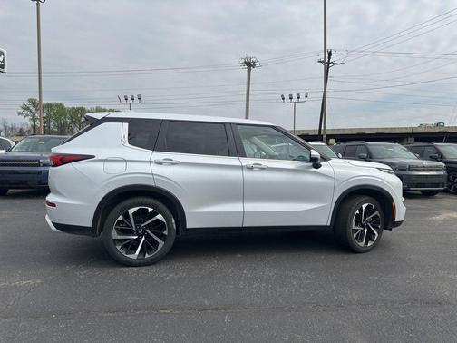 2024 Mitsubishi Outlander SE 2.5 2WD