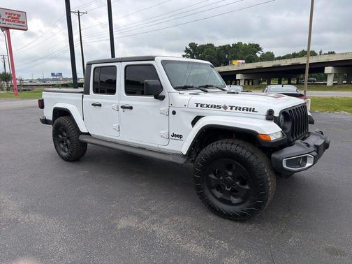 Bright White Clearcoat 2022 Jeep Gladiator Sport