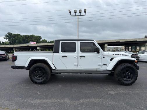 Bright White Clearcoat 2022 Jeep Gladiator Sport