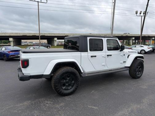 Bright White Clearcoat 2022 Jeep Gladiator Sport