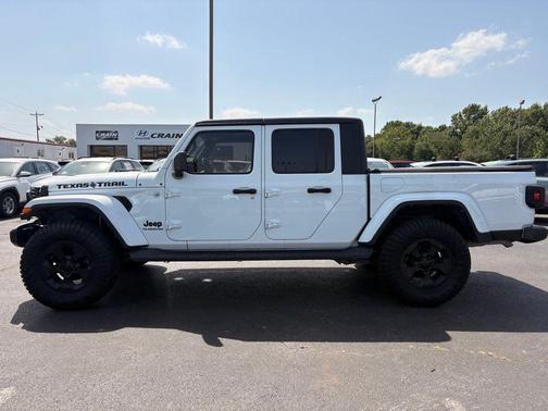 Bright White Clearcoat 2022 Jeep Gladiator Sport
