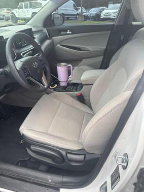 Winter White 2020 Hyundai TUCSON SE