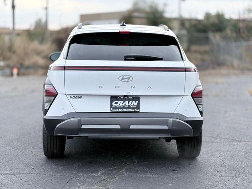 Atlas White 2026 Hyundai KONA Limited
