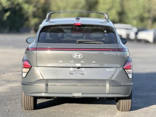2025 Hyundai KONA EV SEL