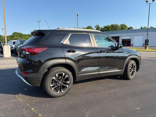 Mosaic Black Metallic 2023 Chevrolet Trailblazer LT