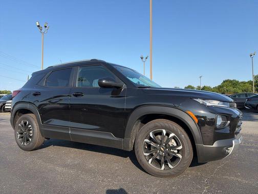 Mosaic Black Metallic 2023 Chevrolet Trailblazer LT