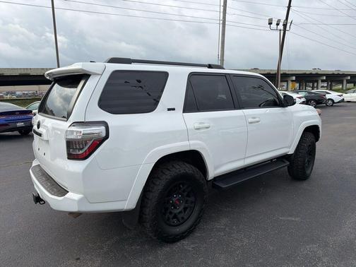 Ice Cap 2023 Toyota 4Runner SR5 Premium