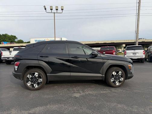 Abyss Black Pearl 2025 Hyundai KONA SEL