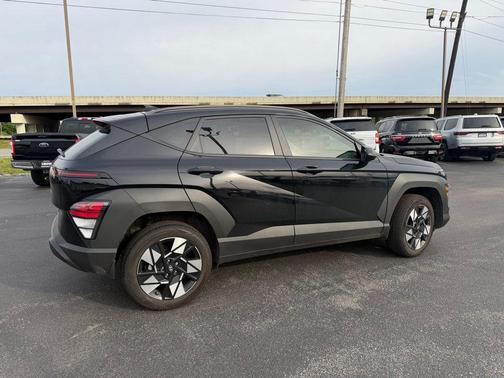 Abyss Black Pearl 2025 Hyundai KONA SEL