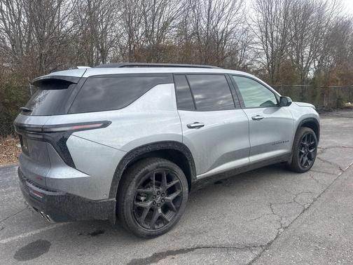 2025 Chevrolet Traverse RS