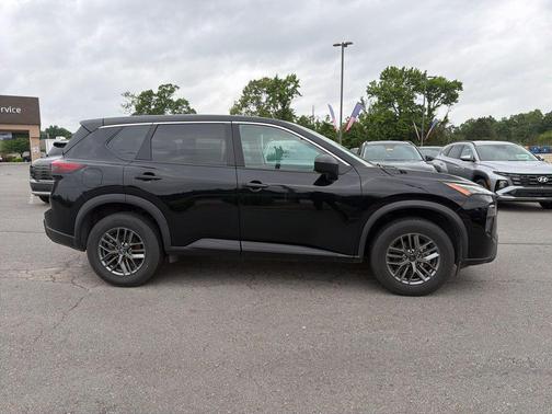 Super Black 2024 Nissan Rogue S