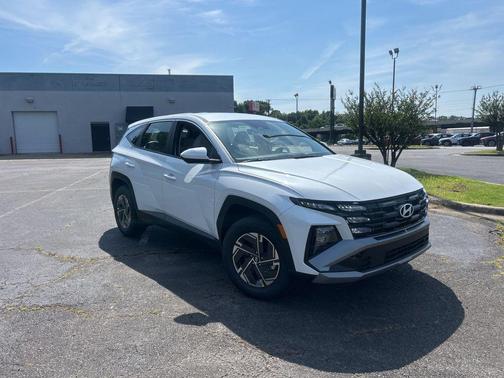 Creamy White Pearl 2026 Hyundai TUCSON Hybrid Blue SE