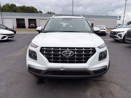 Lunar White 2024 Hyundai VENUE SEL