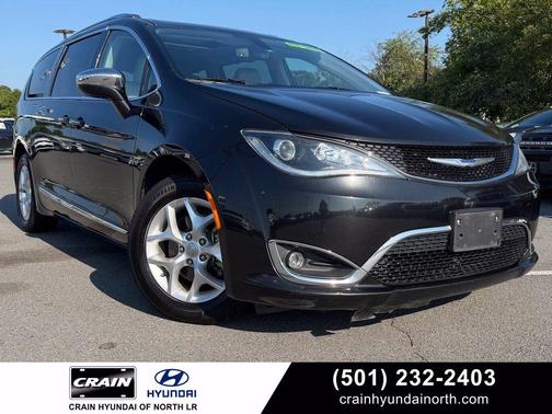 Brilliant Black Crystal Pearlcoat 2020 Chrysler Pacifica Limited