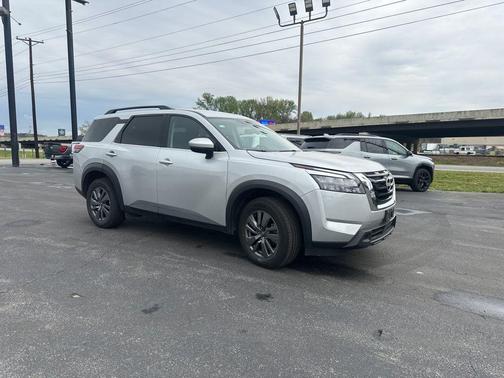 Brilliant Silver Metallic 2025 Nissan Pathfinder SV 4WD