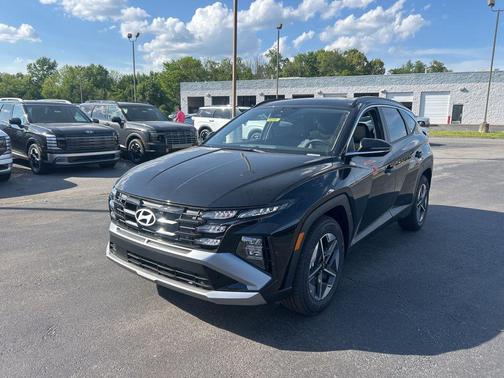 Phantom Black 2026 Hyundai TUCSON SEL Premium