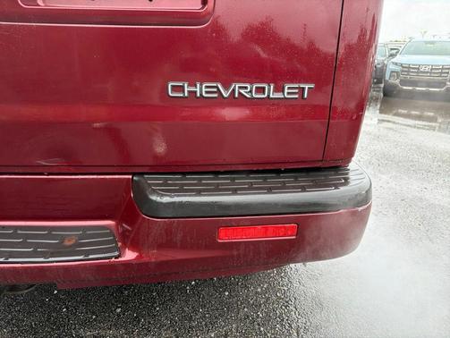 Dark Carmine Red Metallic 2001 Chevrolet Express 1500 Base