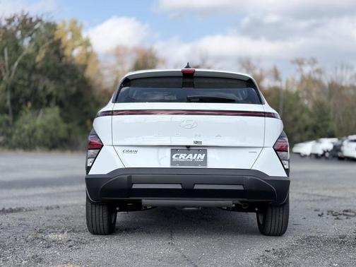 2026 Hyundai KONA SE