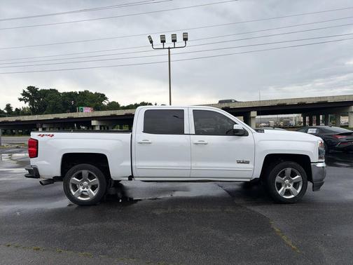 Summit White 2018 Chevrolet Silverado 1500 1LT