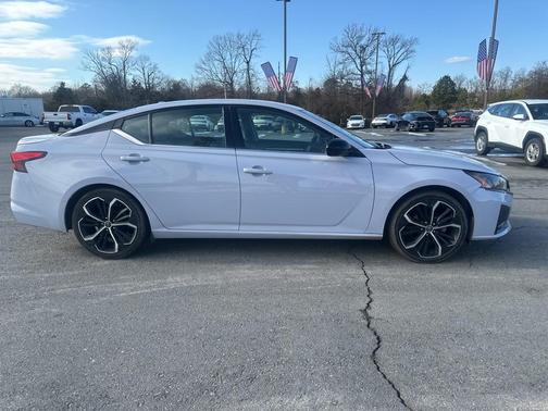 2024 Nissan Altima SR FWD