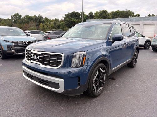 Midnight Black 2025 Kia Telluride S