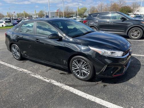 Aurora Black Pearl 2024 Kia Forte GT-Line