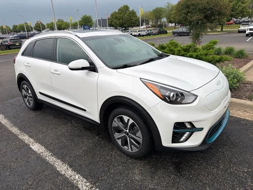 Snow White Pearl 2022 Kia Niro EV EX Premium