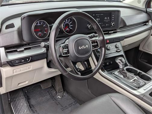2023 Kia Carnival LX